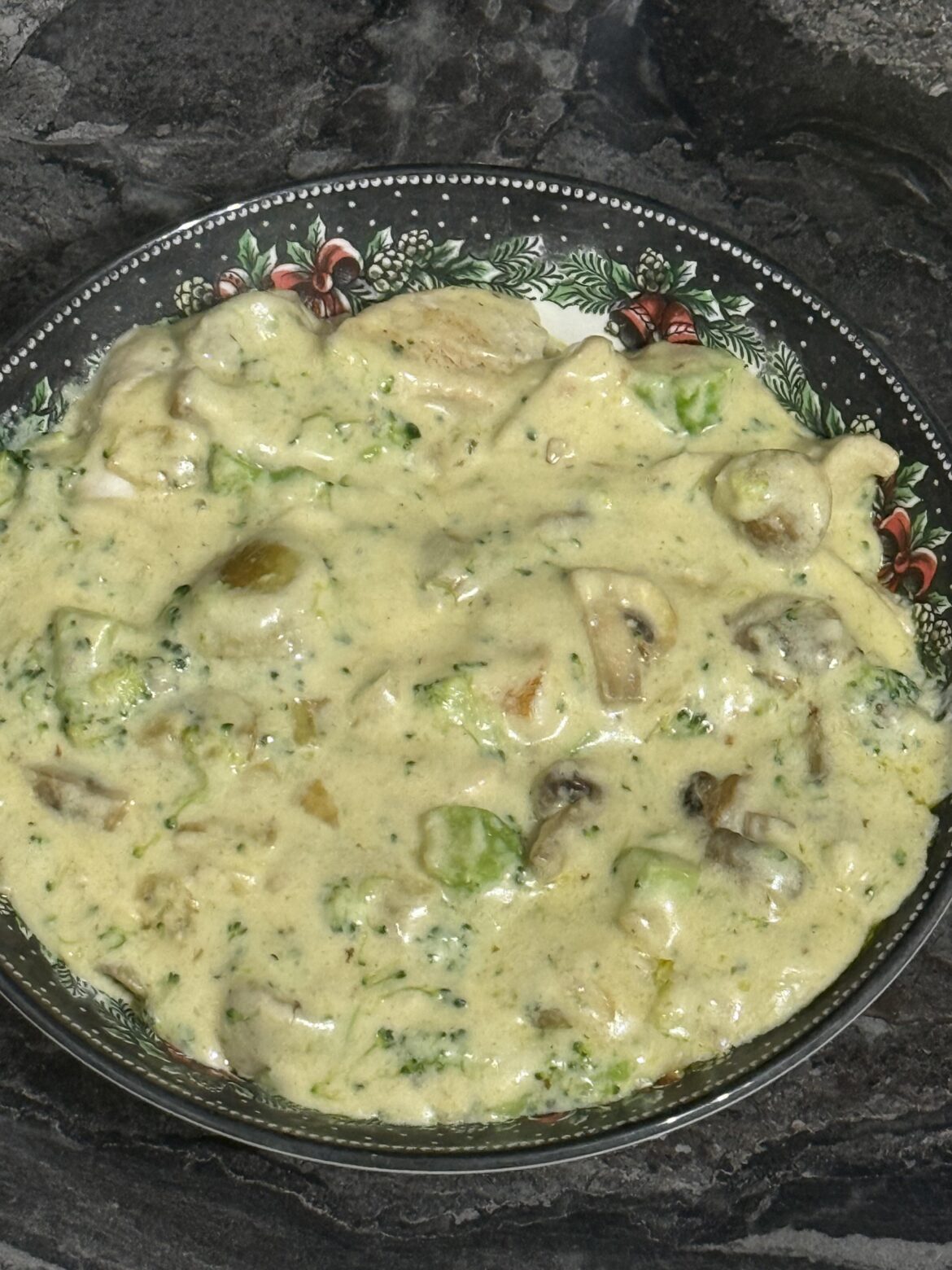 Creamy One-Pan Chicken with Mushrooms and Broccoli