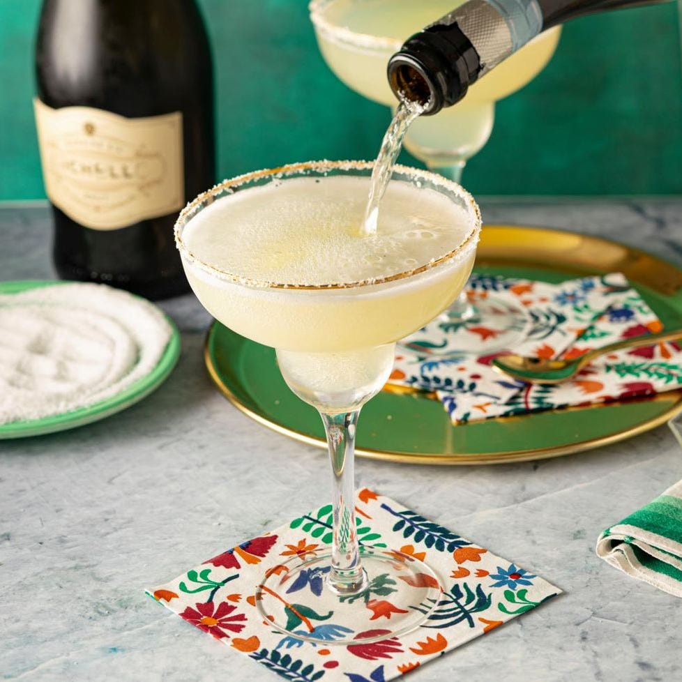 sparkling margarita new years eve drinks