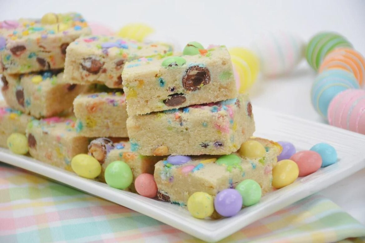 Easy Easter M&M Bars
