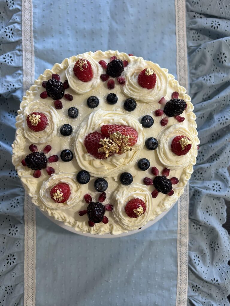 Berry chantilly cake (the re-up)