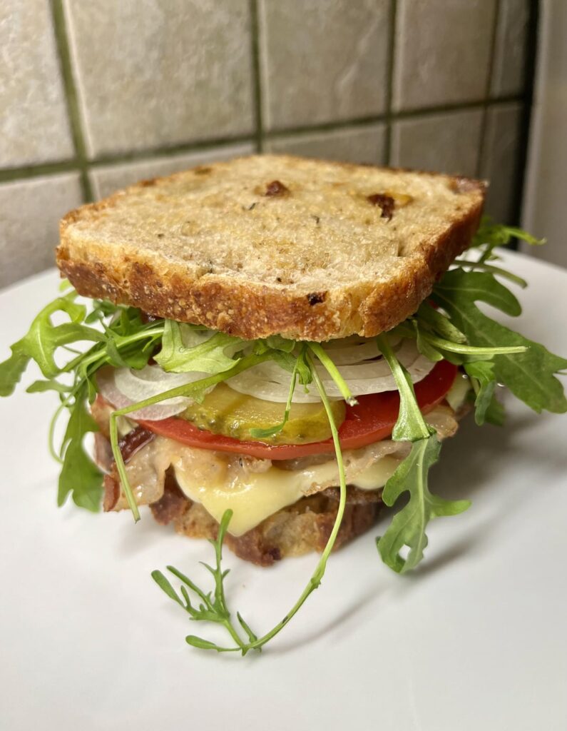 A homemade cheeseburger with sourdough bread | The Fat Chamois A homemade cheeseburger with sourdough bread | The Fat Chamois