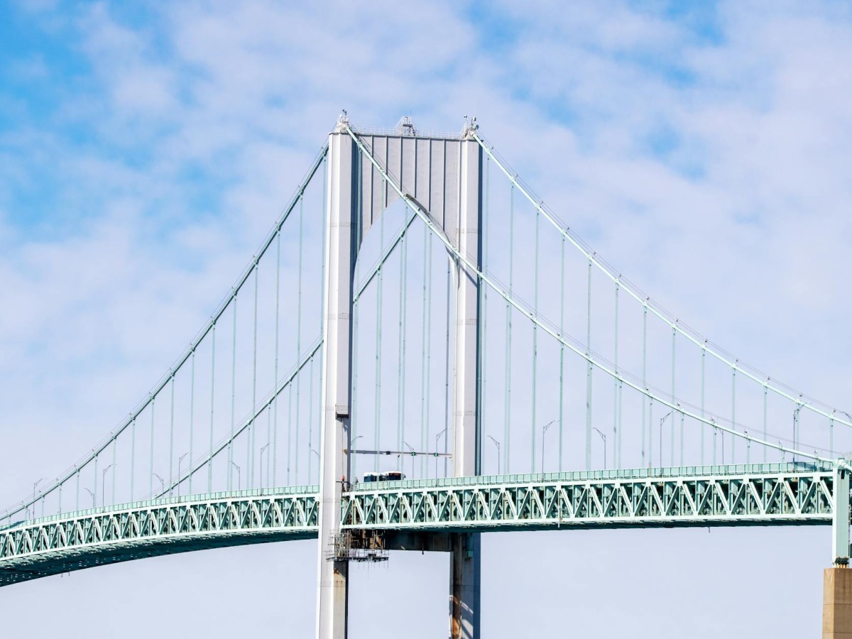 Newport Pell Bridge set for weekend traffic pattern shift