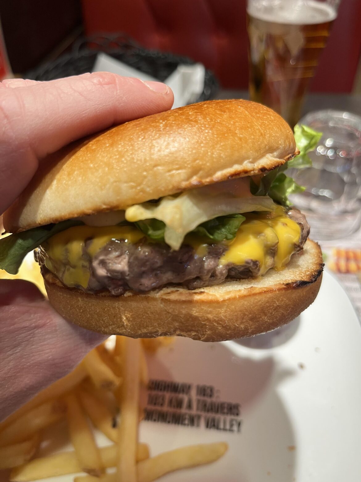 Cheeseburger form France, nice.