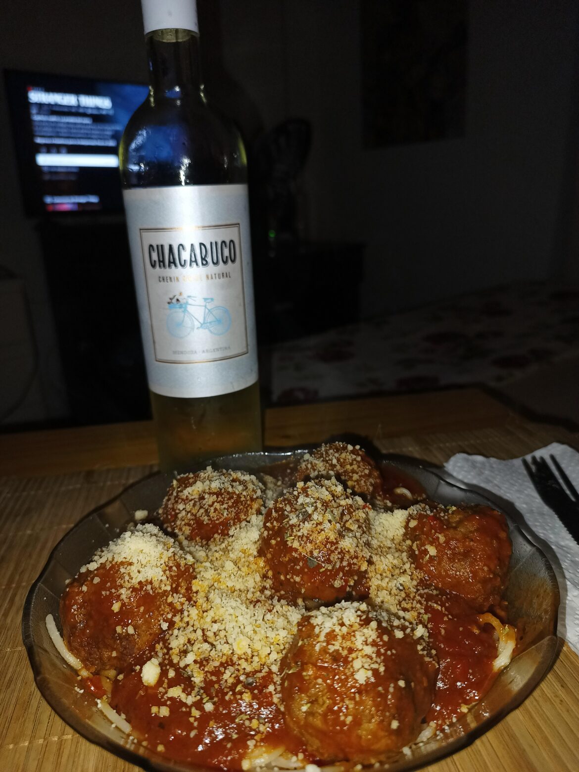 Big meatballs, spaghetti