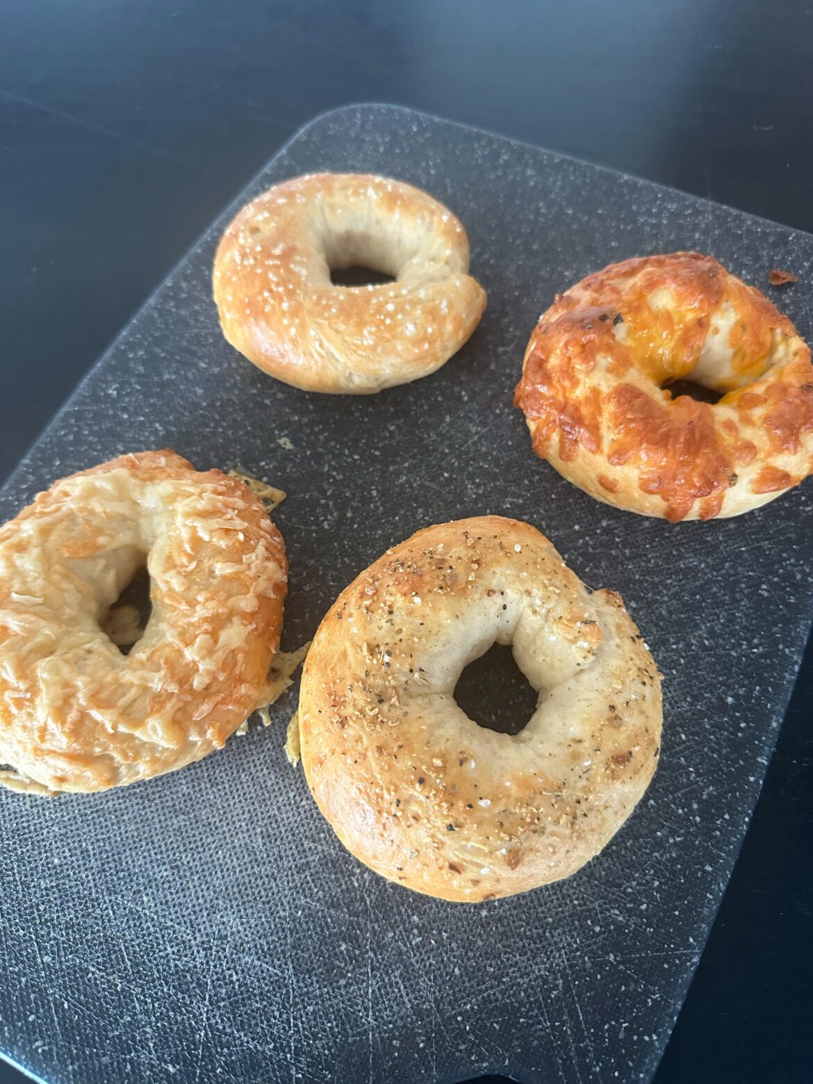 Greek yogurt bagel: 152 cal and 10g of protein