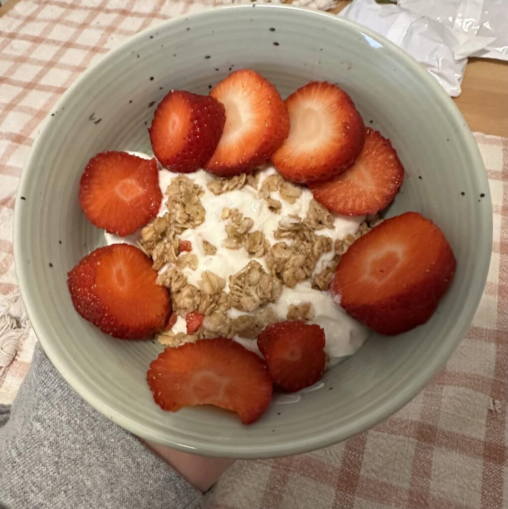 A full day of eating! (1470 calories)