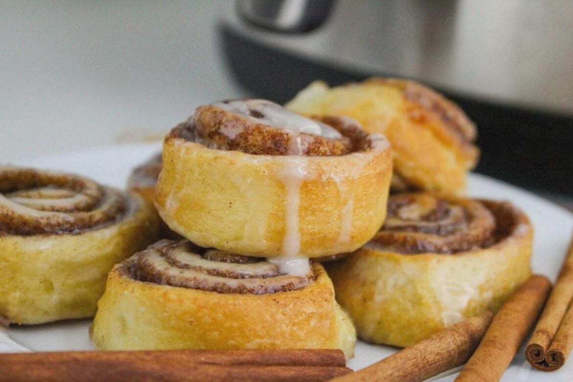 Air Fryer Cinnamon Rolls