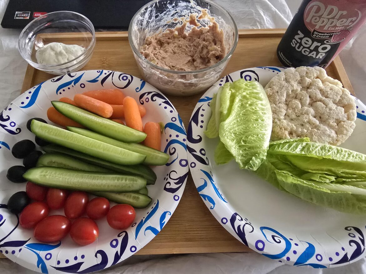 Tuna and veggie lunch