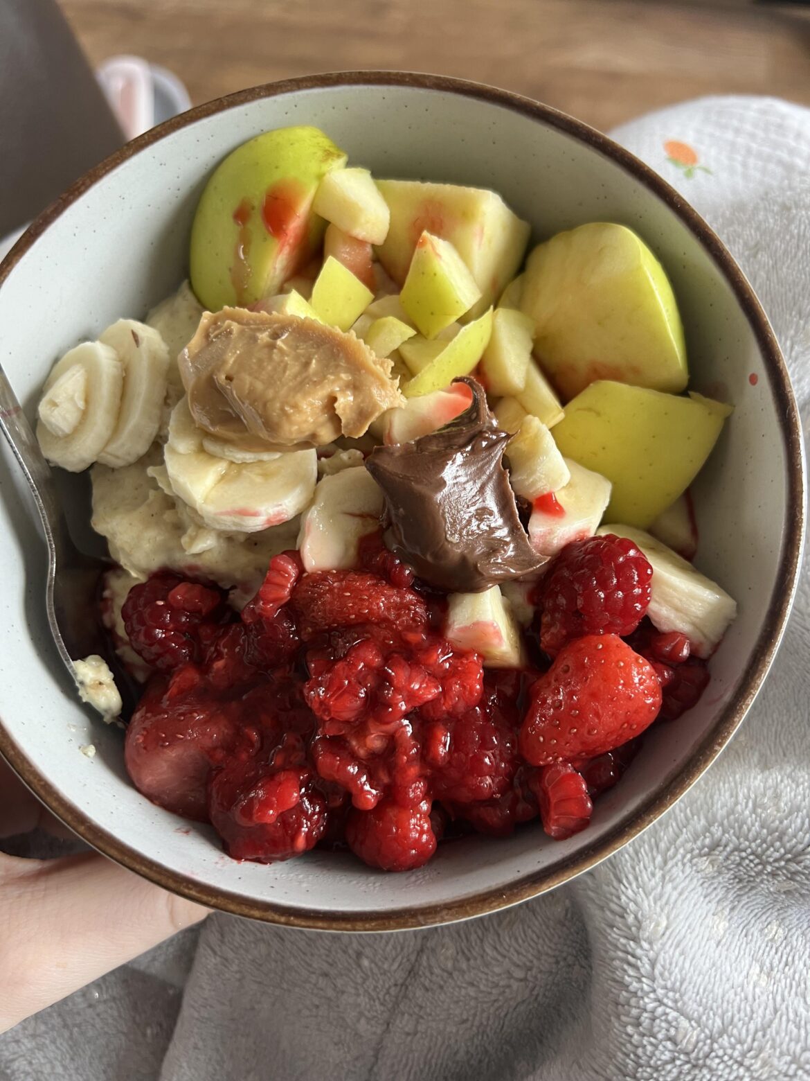 Brunch 700 cals (less without PB and Nutella). 37g protein