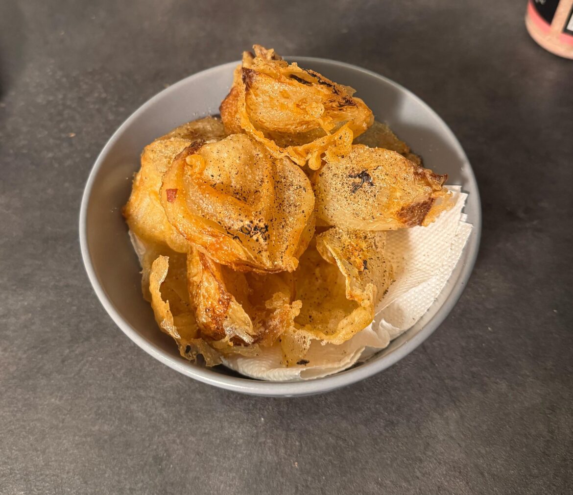 I wanted a snack and I had a vision : deep fried onions.