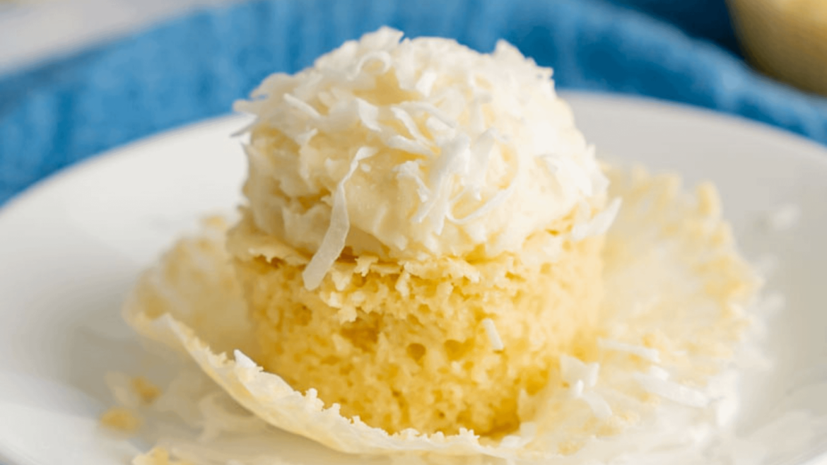 White Chocolate Coconut Cupcakes