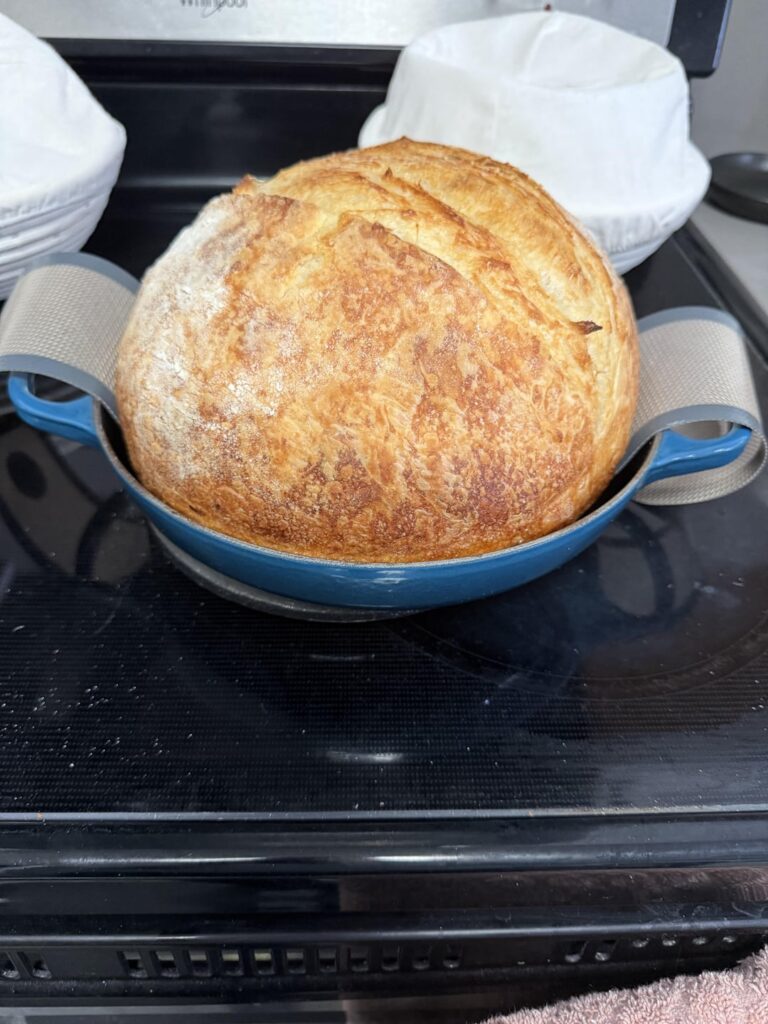 I made the viral croissant sourdough loaf and it turned out so pretty 😍