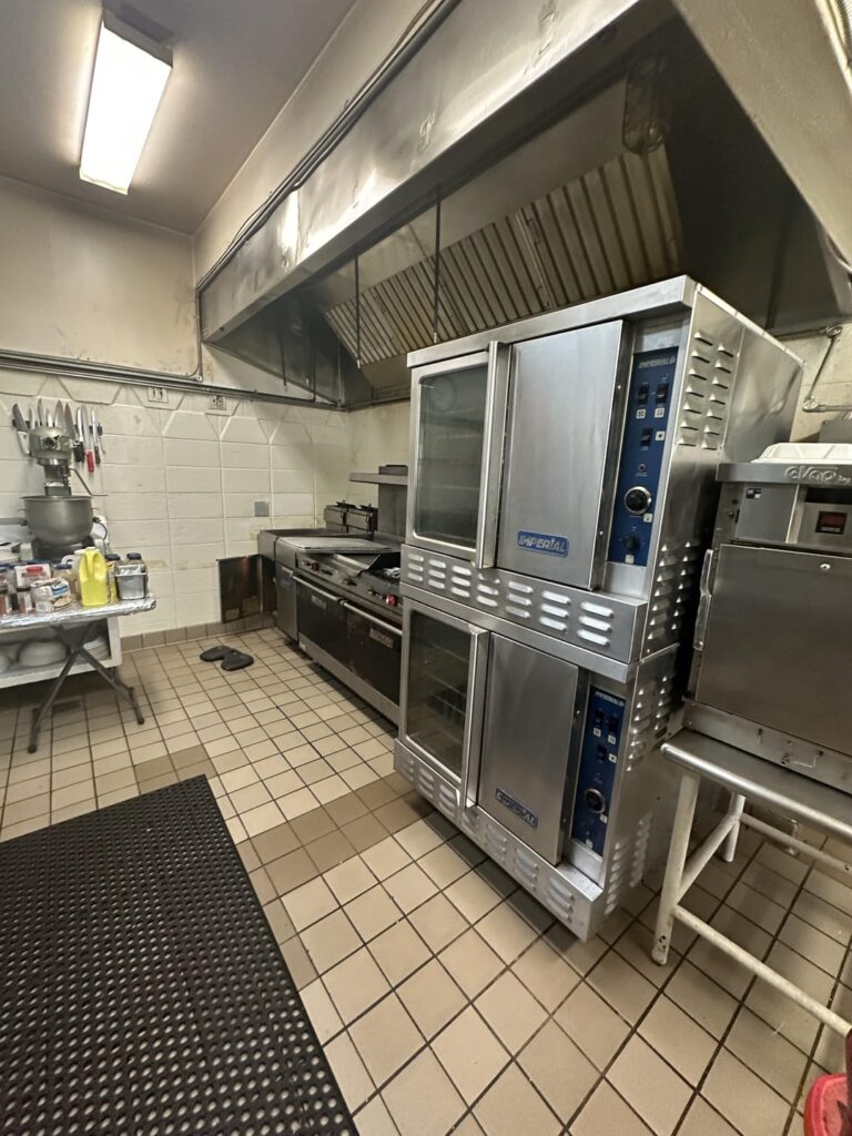 Sent to fix a 35 year old fryer at a kitchen twice as old. Got it done ✔️