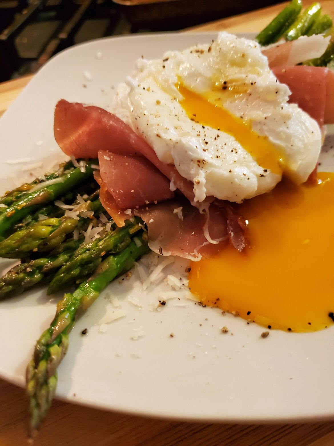 Roasted Asparagus with Poached Egg & Prosciutto