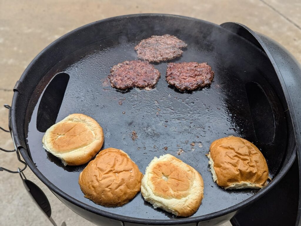 Burgers on the plancha
