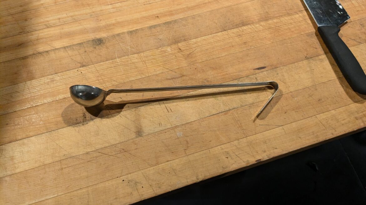 I present to you a straight ladel