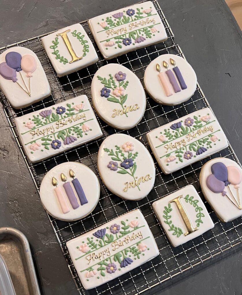 Just a hobby decorator, but I had so much fun making these for a friend’s birthday :)