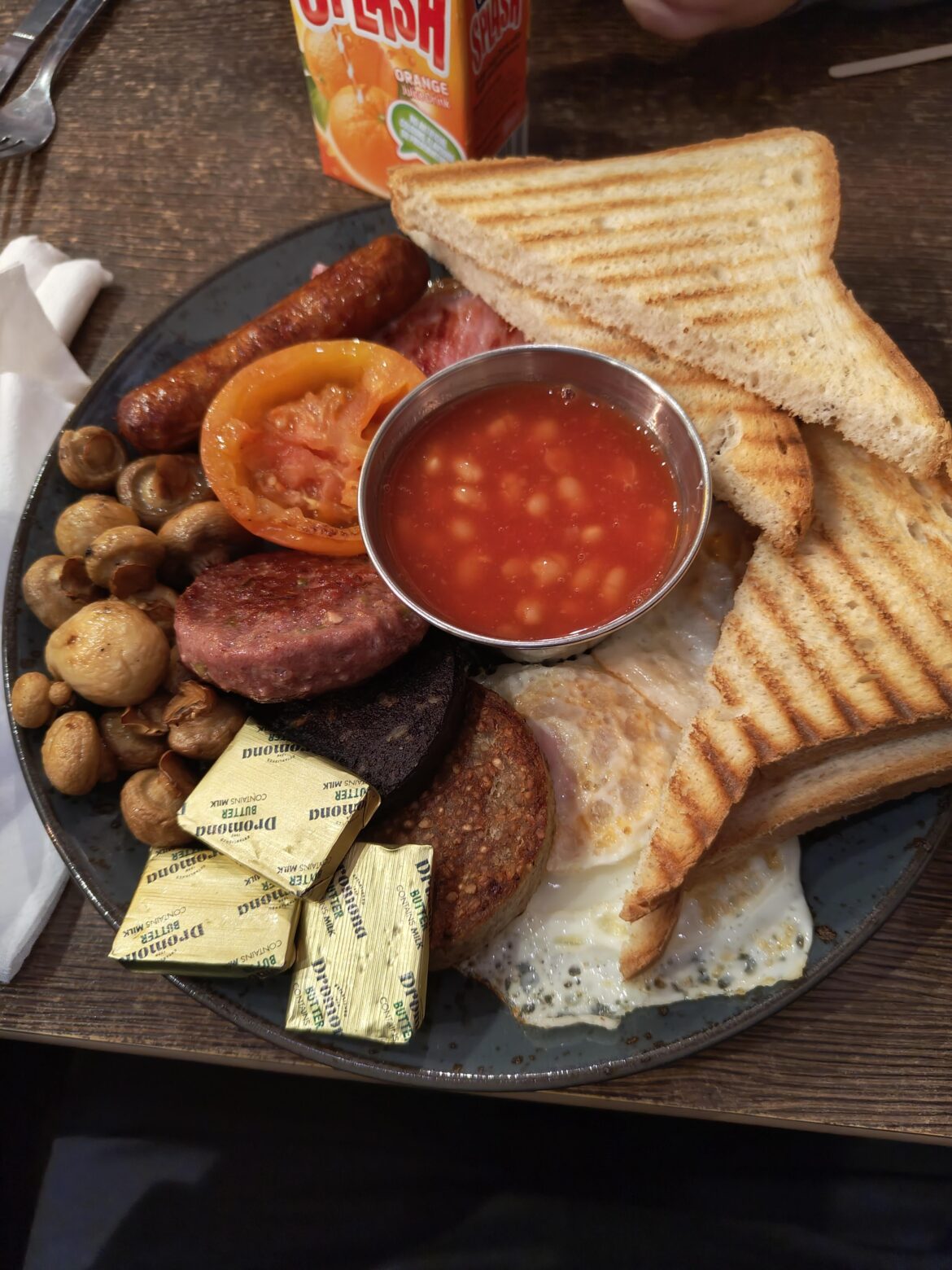 Maggie Mays Irish Breakfast, Botanic Road, Belfast - £10.50