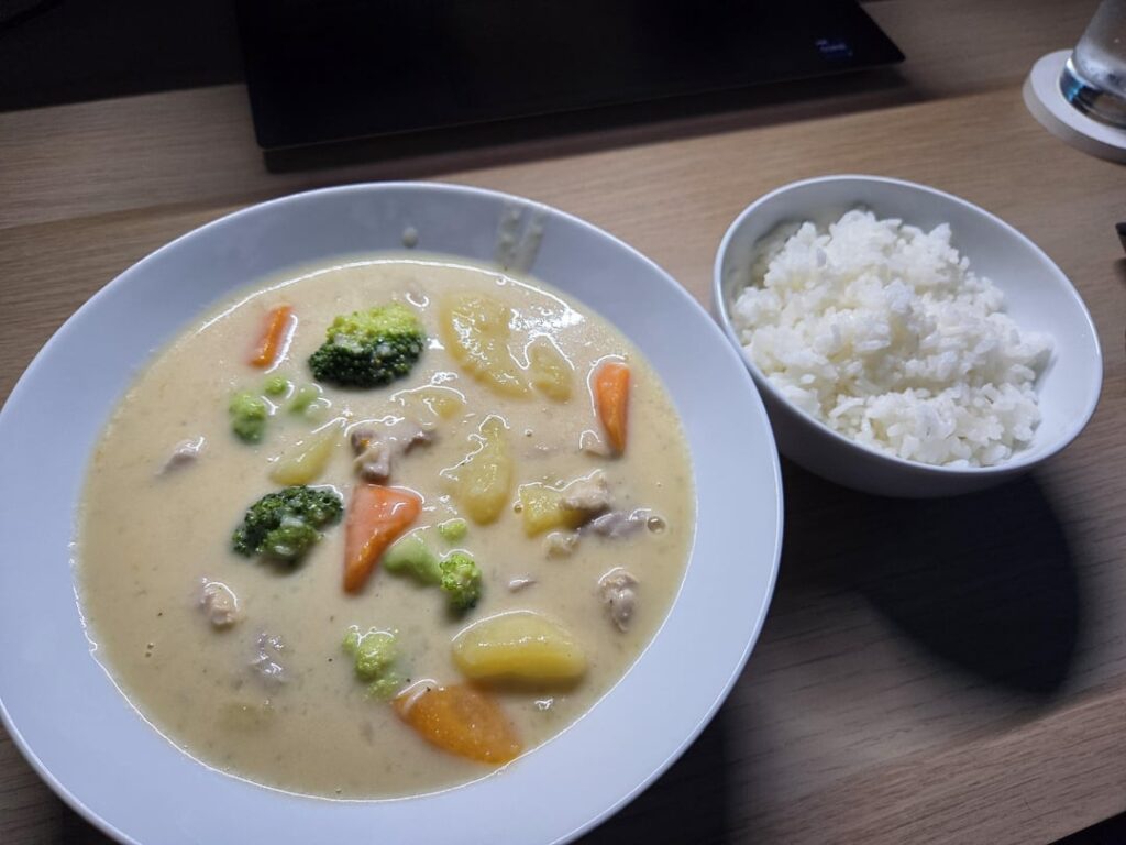 Cream stew for dinner and made doria rice with the leftovers the next day