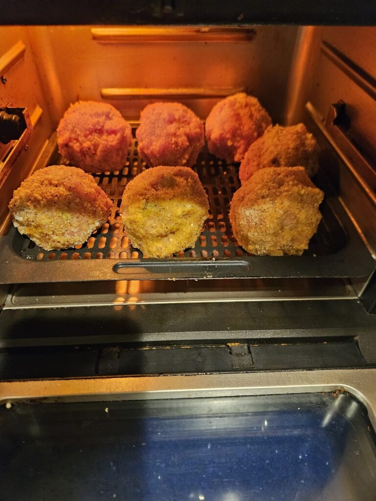 Chicken, broccoli, cheddar bakes Chicken, broccoli, cheddar bakes