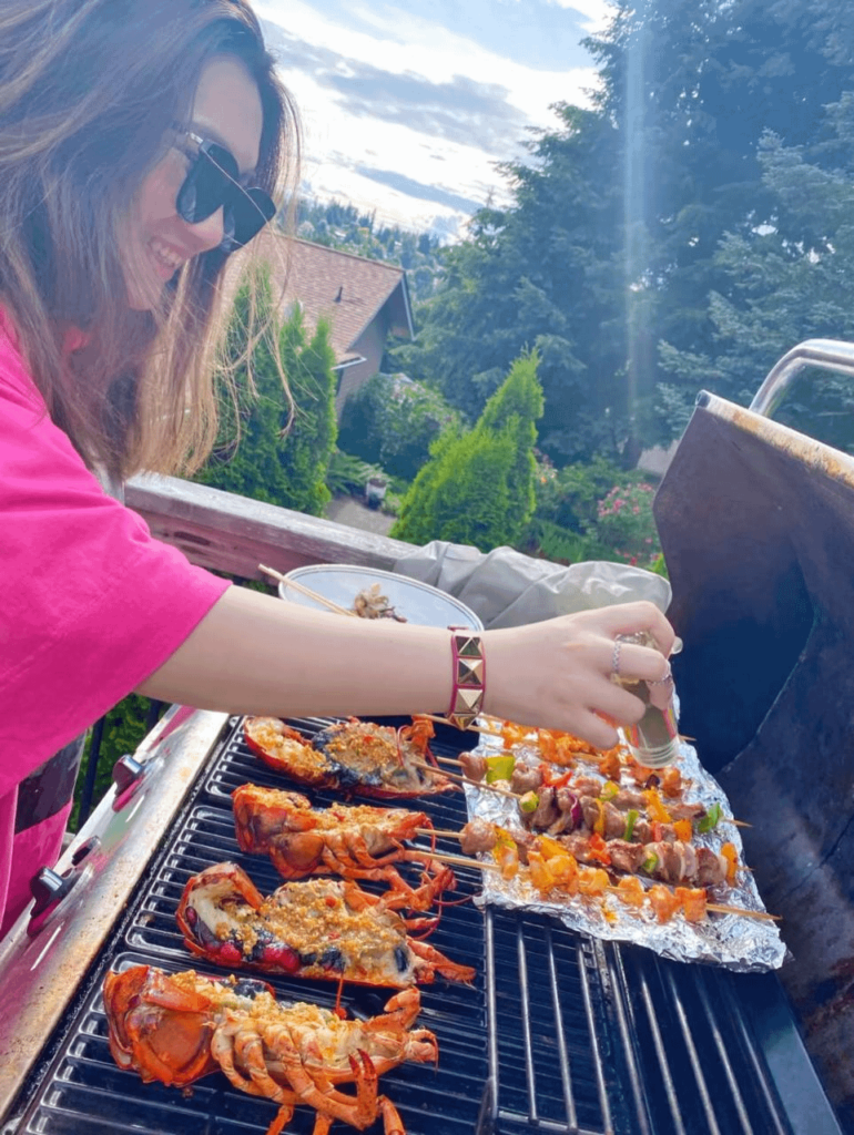 Thanks to my friend for the warm hospitality. The lobster is really delicious after being grilled.