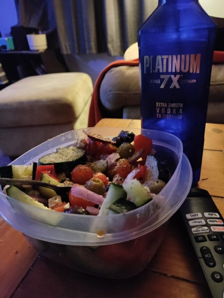 That guy made a grek salad and I needed to copy him omg