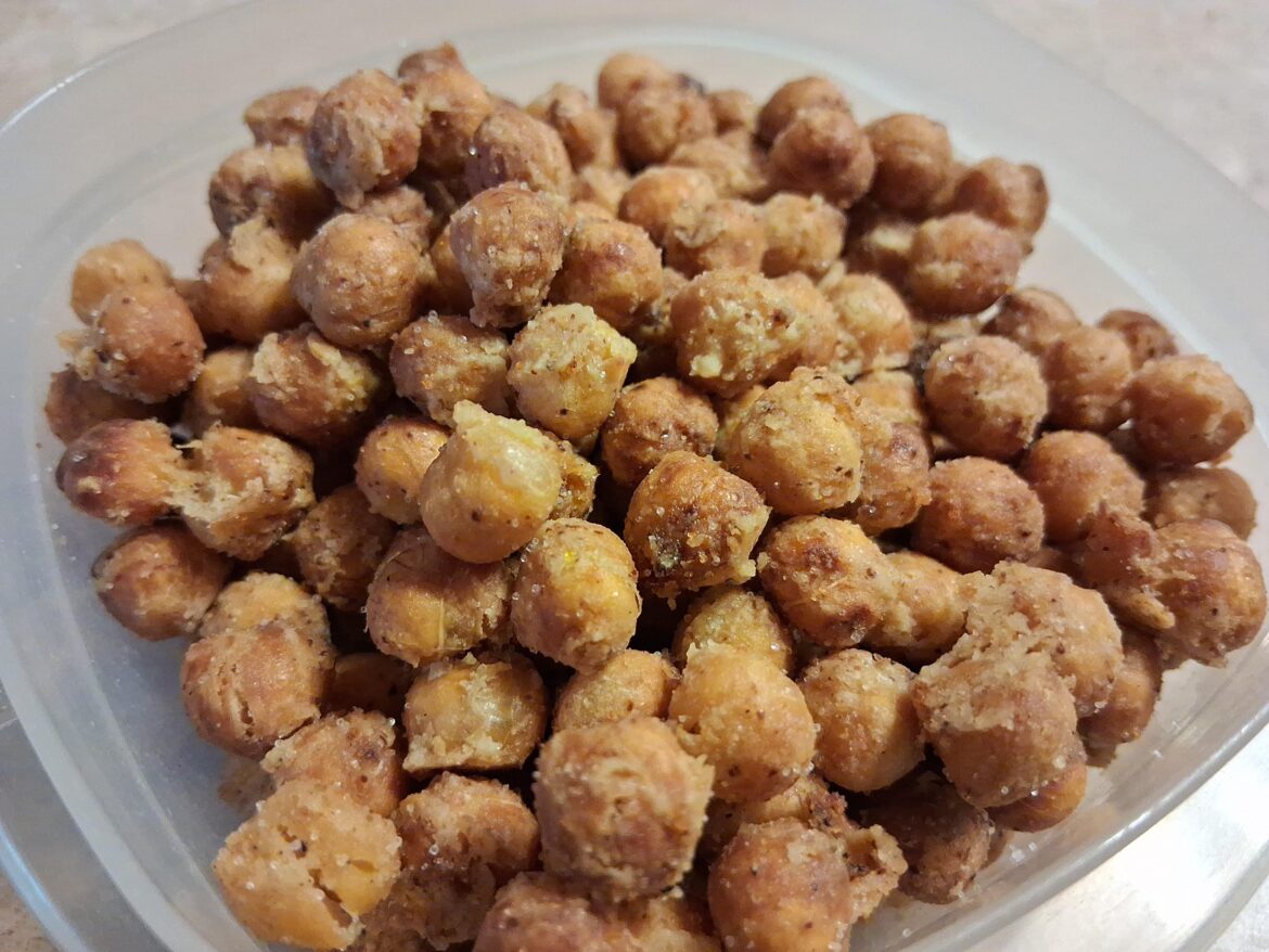 Crispy habanero & ghost pepper airfried chickpeas 🤤 details below pic! Crispy habanero & ghost pepper airfried chickpeas 🤤 details below pic!