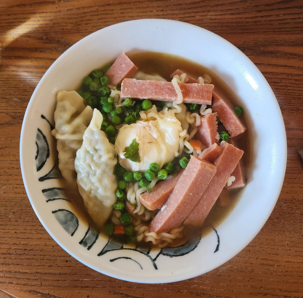 "Patricia! Daddy wants the big breakfast" (1198 calories)