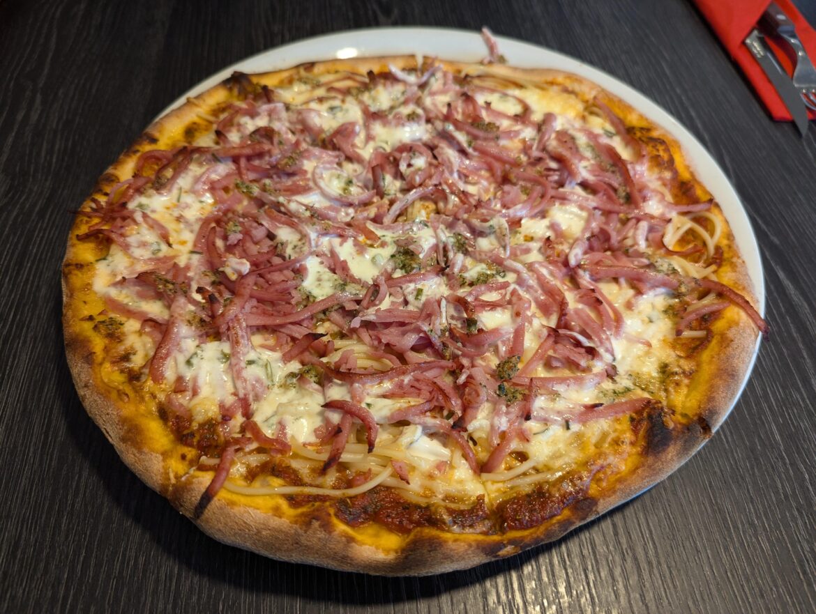 Not the worse thing you'll every see, but anyone up for some spaghetti pizza, it's a danish delicacy