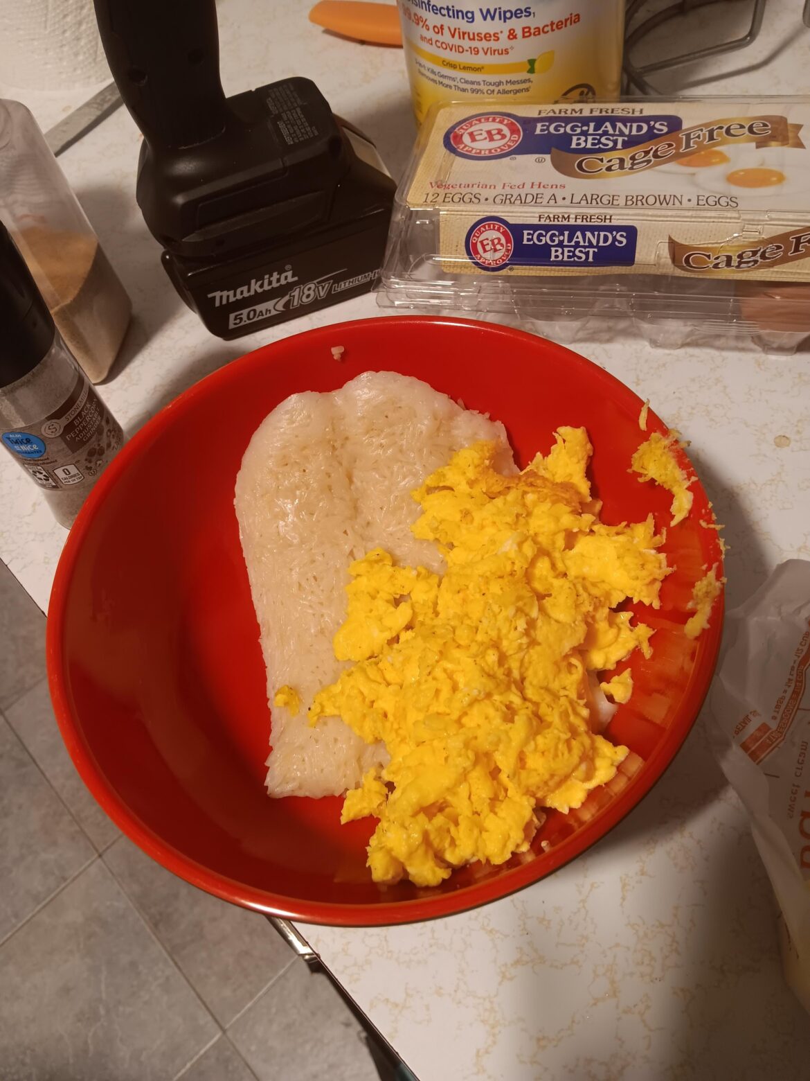 Three scrambled eggs and a 90sec package of jasmine rice