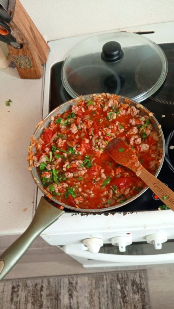 Doing bolognese for the first time...while vodka had fun with my liver in me all the time.