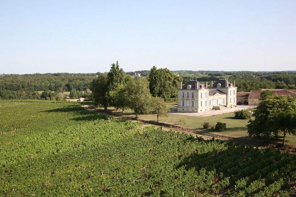 Château La France vineyard and chateau.