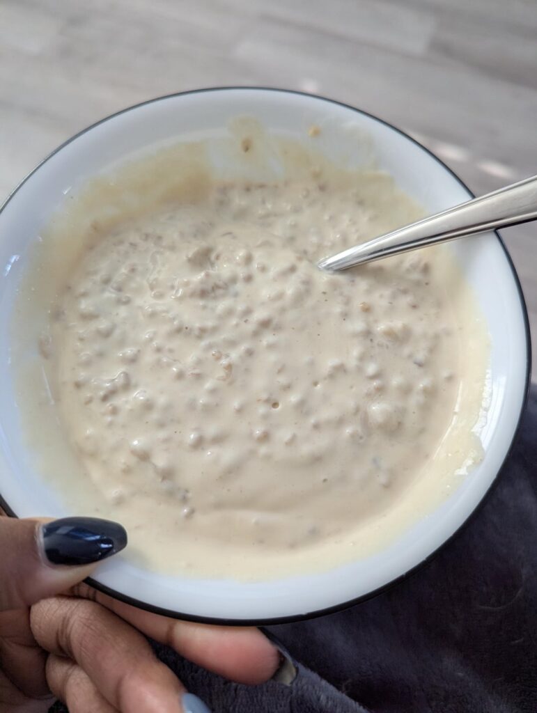 Oat pudding I think turned out pretty well and I'm having a hard time finishing. For breakfast, I don't think it's too bad calorie wise at 380 and 32g of protein. I mixed the pudding into the cooked oats that I made with water only.