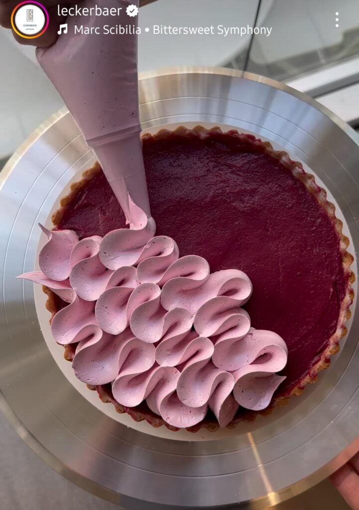 Need help to identify this frosting