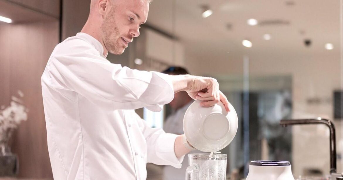 Pink goes French at lunch by Satariano