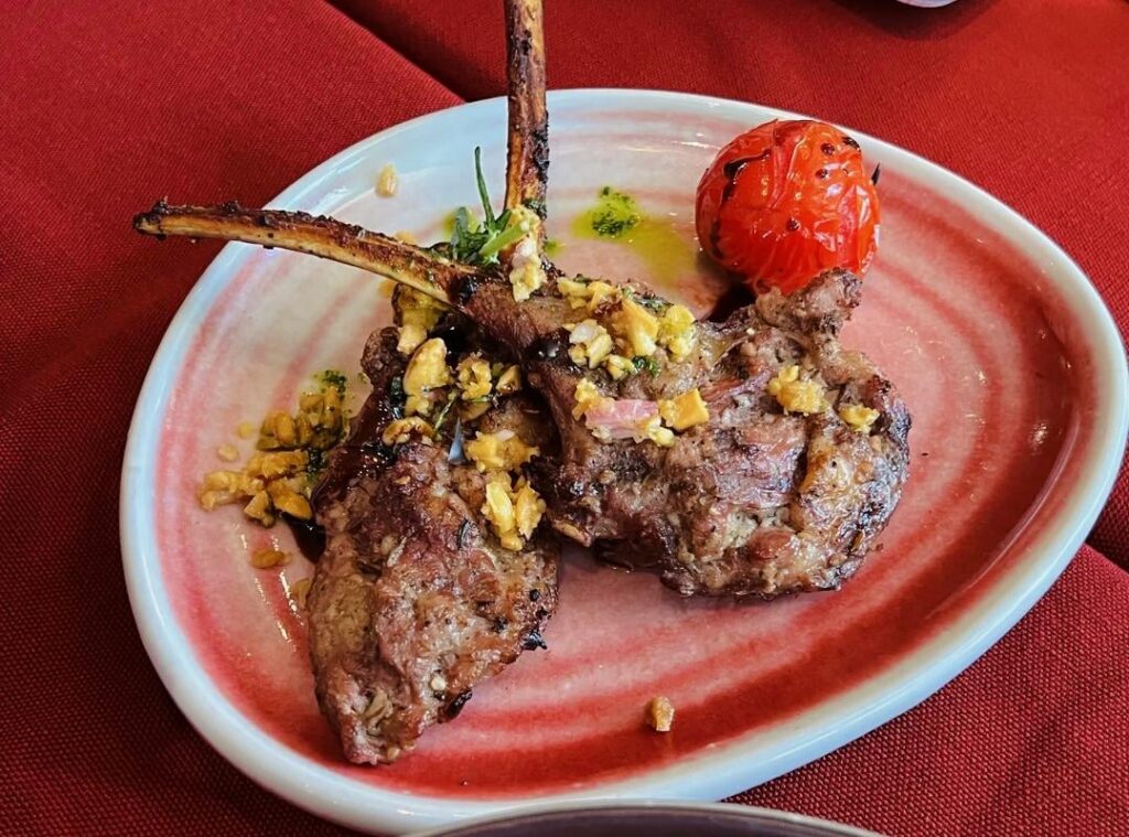 Pan Fried Lamb Chops with Garlic and Black Pepper