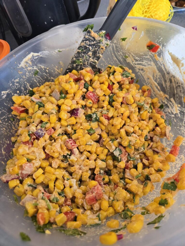 Corn salad, 188 calories a portion if split into 4, great lunch prep for the week! Recipe below.