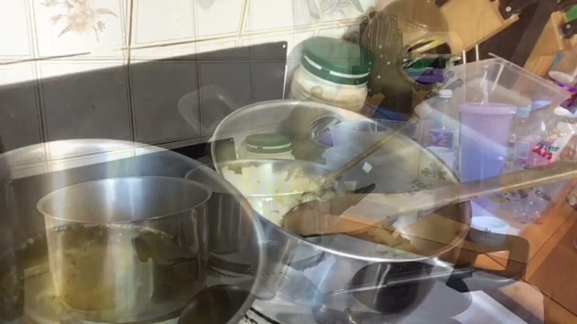 Cooking with Violet Vixen episode 483 prawn and asparagus risotto