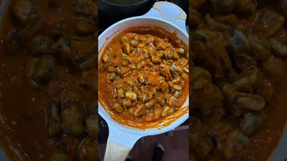 Mussels in Tomato Sauce