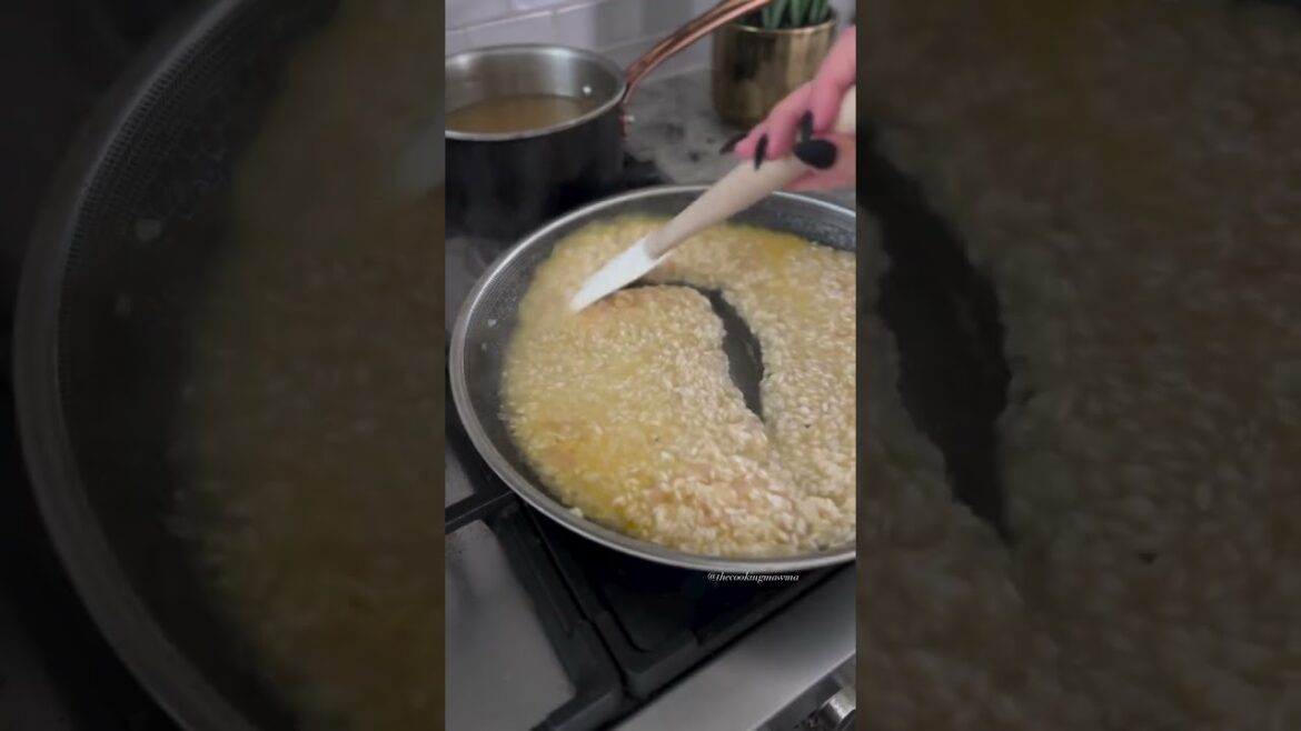 One pan shrimp & asparagus risotto… simple, but absolutely mouthwatering! -serves 4-6— 6 cups hot One pan shrimp & asparagus risotto… simple, but absolutely mouthwatering! -serves 4-6— 6 cups hot