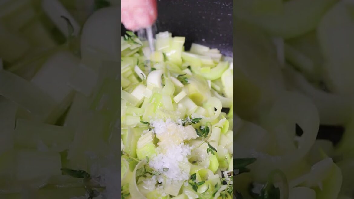 Creamy cauliﬂower soup served with watercress pesto and garlic matzah crouton | Food | Woolworths SA