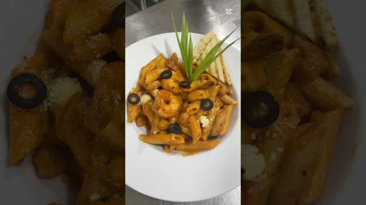 Seafood marinara #SeafoodMarinara #PastaLovers #Shorts #SeafoodRecipe #Foodie #CookingShorts