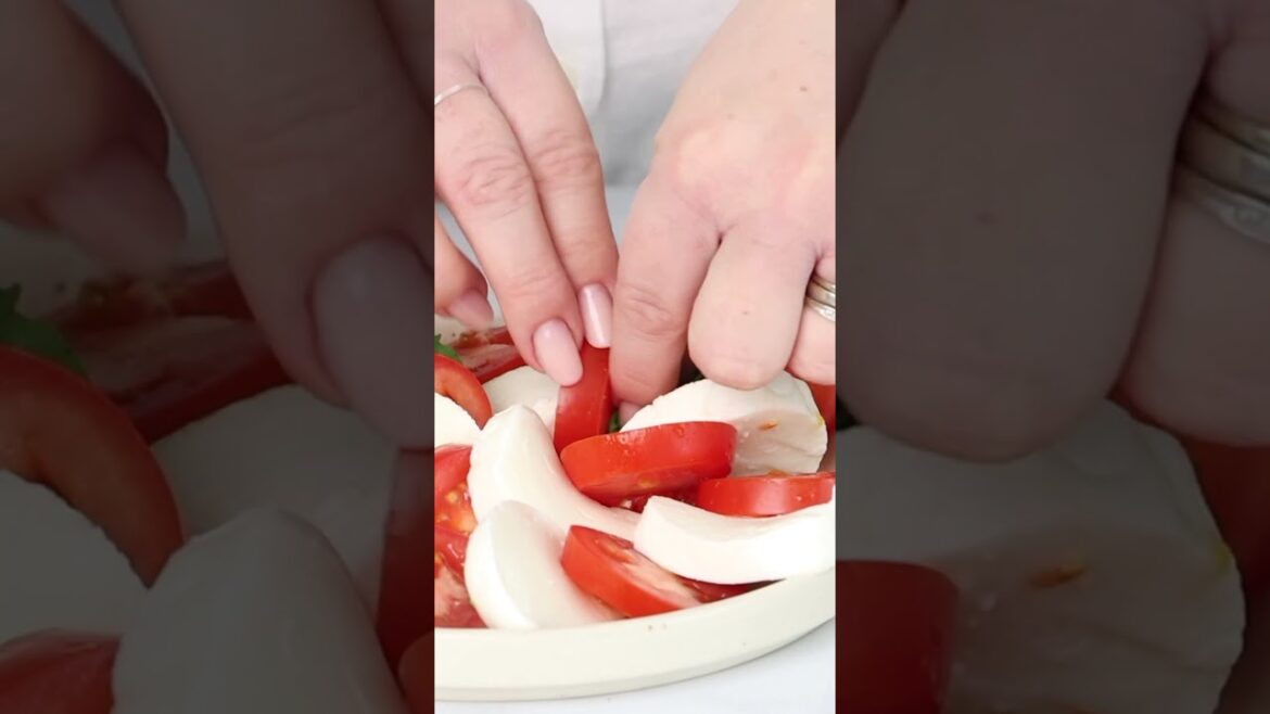 #capresesalad #salad #caprese Check the comments section for the link!