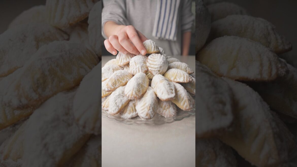 Lebanese Maamoul  with Men el Dayaa El Lebneneye products #maamoul #معمول_العيد