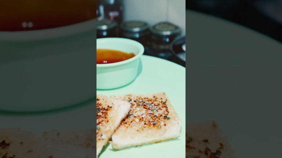 Garlicbread #trending #garlic #food #viralvideo #garlicbread #breadrecipe #eveningsnacks #easyrecipe Garlicbread #trending #garlic #food #viralvideo #garlicbread #breadrecipe #eveningsnacks #easyrecipe