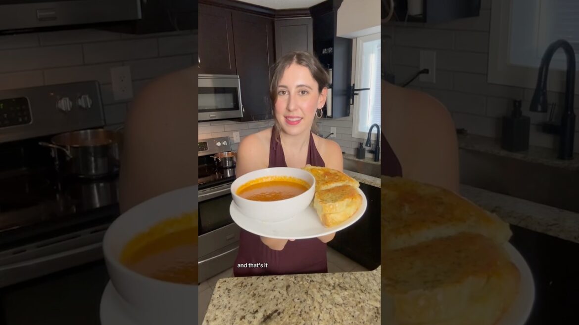 Easy Roasted Tomato Soup and Grilled Cheese Easy Roasted Tomato Soup and Grilled Cheese