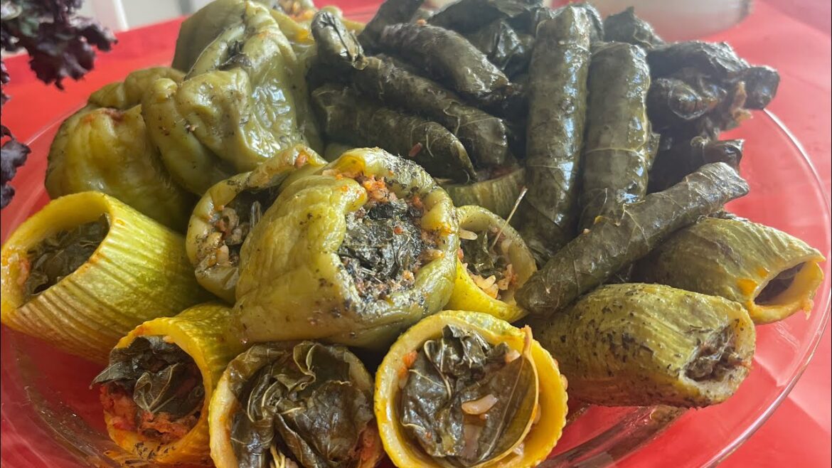 Yaprak Sarma, Kabak ve Biber Dolması Tarifi | Karışık Dolma Nasıl Yapılır?