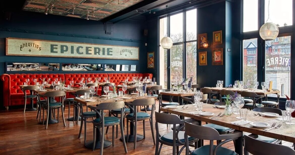 Restaurant closes as message left in the window Restaurant closes as message left in the window