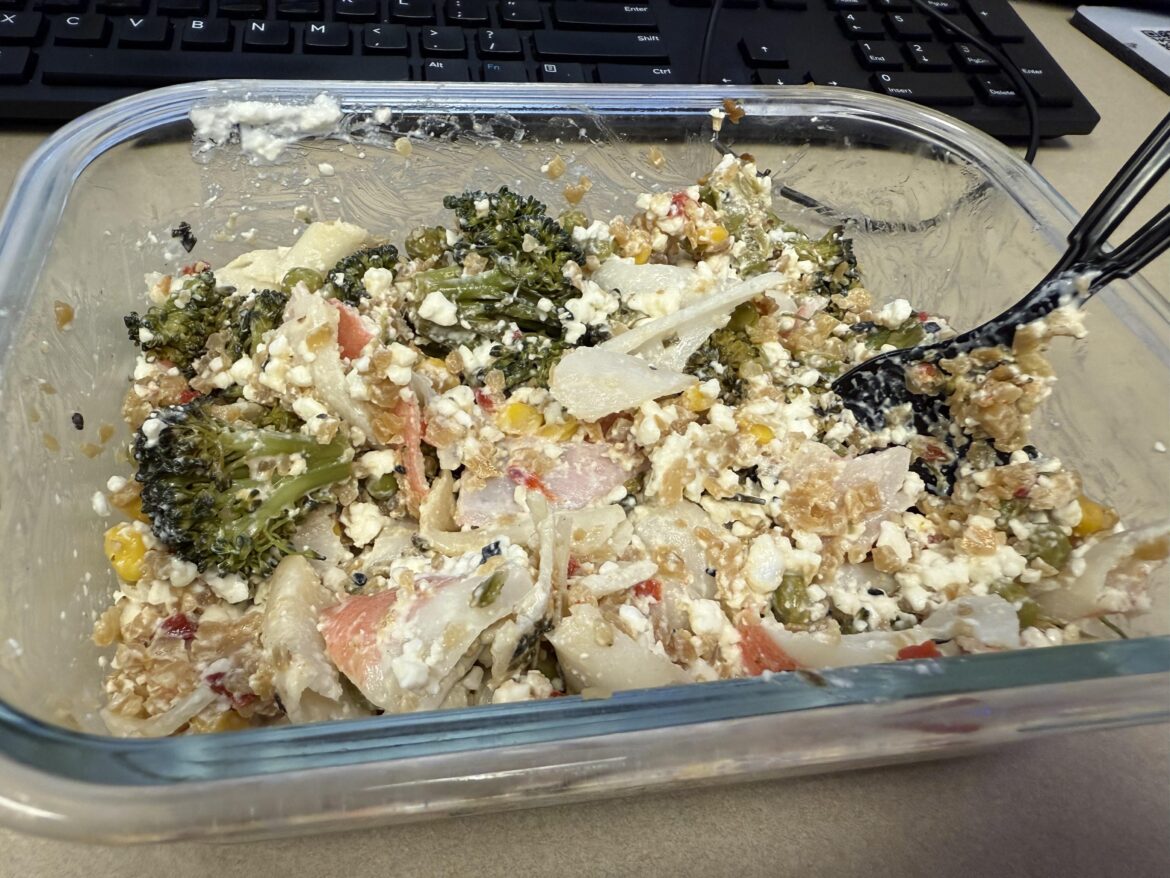 The <300 calorie riced cauliflower bowl is my new obsession