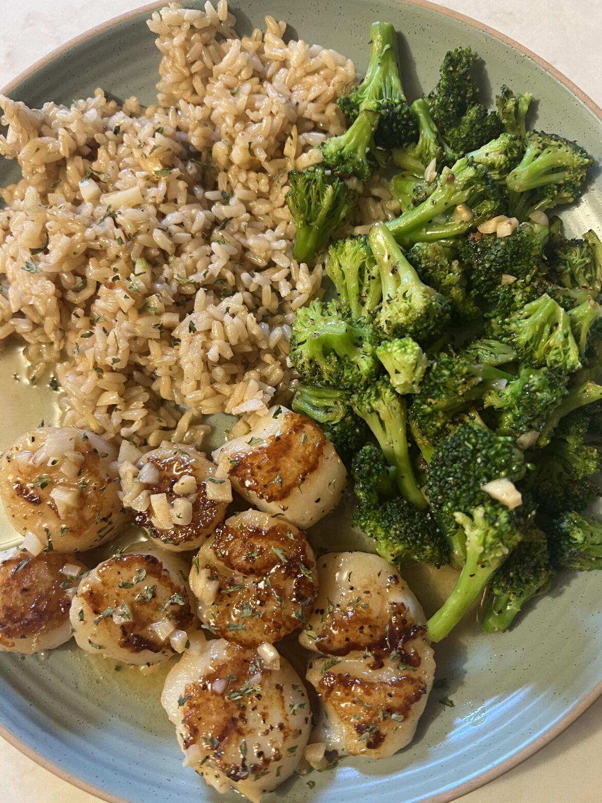 Got the scallops and crab legs from Sam’s Club the other day. Super low calorie/high protein